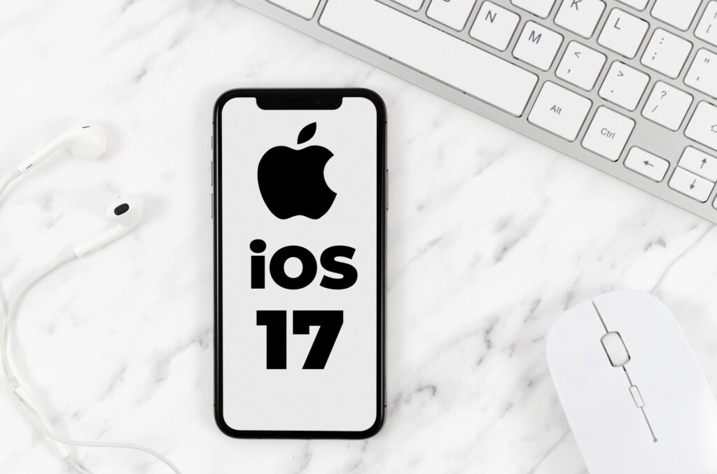 iOS 17 Review